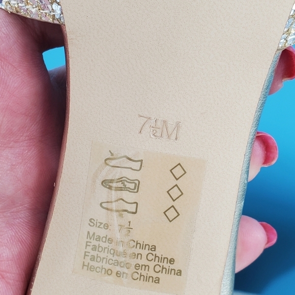 David's Bridal sparkle t-strap heels 7.5 - Picture 10 of 13